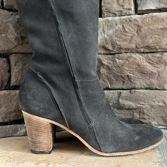 Alberto Fermani Gray‎ Suede Knee-High Boots / SZ 39 or 8.5-9 - Picture 2 of 13
